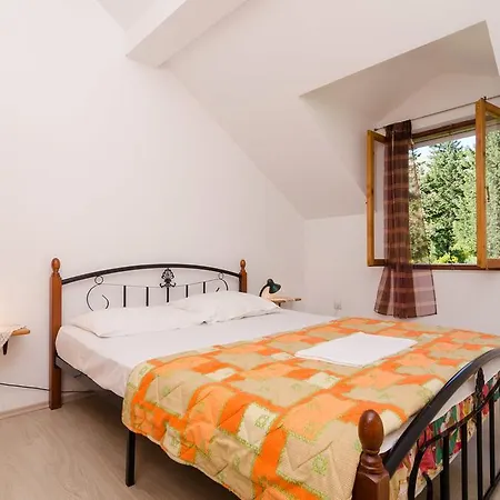 Apartment Nives *