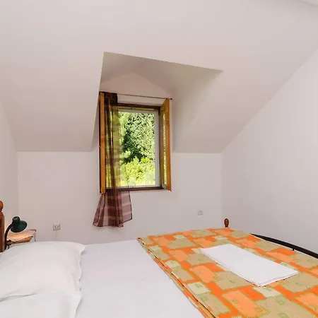 Apartment Nives *