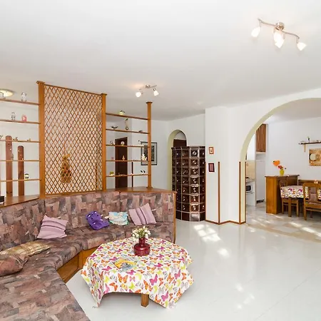 Nives Apartment Mlini