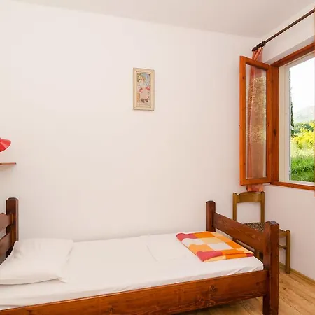 Apartment Nives *