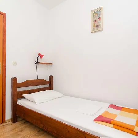 Apartment Nives *